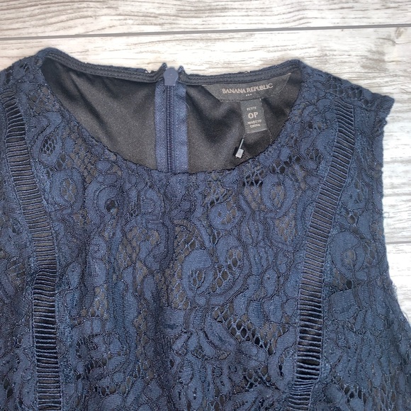 Banana Republic Navy Lace Dress Size 0P NWT - Picture 2 of 5